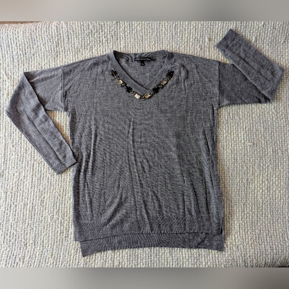 Ann Taylor Marl Gray Merino Wool Jewel-Embellished V-Neck Sweater Size S